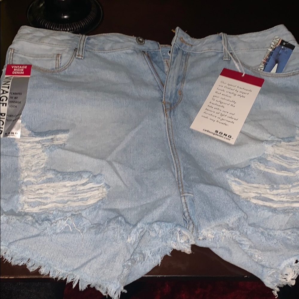 High waist distressed shorts